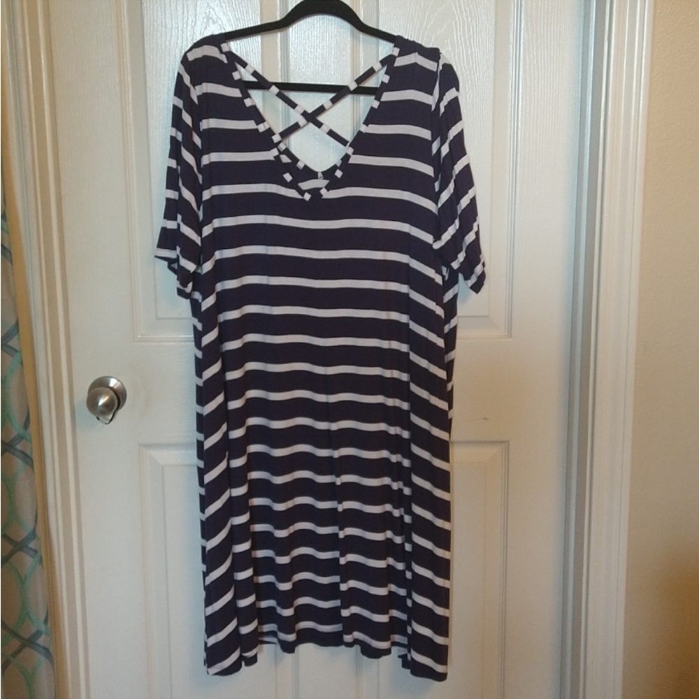 Lane Bryant mid size stripped tee shirt Dress size 22/24